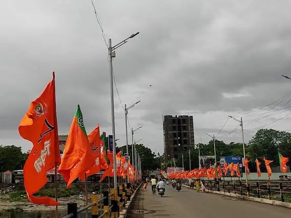 उद्या धुळे शहरात ‘शासन आपल्या दारी’, शिवसेना -भाजपचे झेंडे मात्र राष्ट्रवादीला वगळलं?