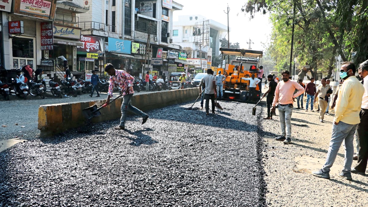 शहरातील रस्ते होतील चकाचक ; शंभर कोटींच्या कामांना प्रशासकीय मान्यता